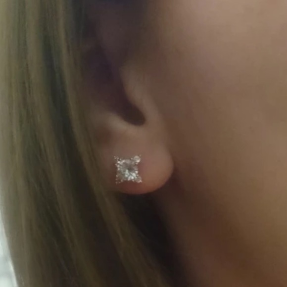 Sterling Silver plated CZ earrings - Picture 4 of 4